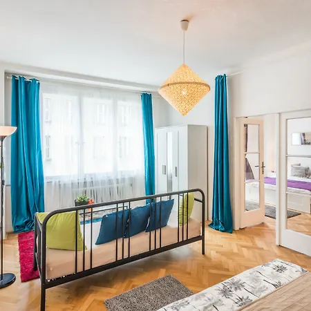 U Nemocenske Pojistovny Apartment